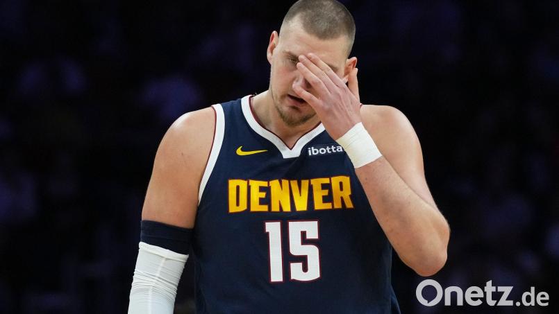 Nikola Jokic muss für einige Zeit pausieren. Bild: Lynne Sladky/AP/dpa