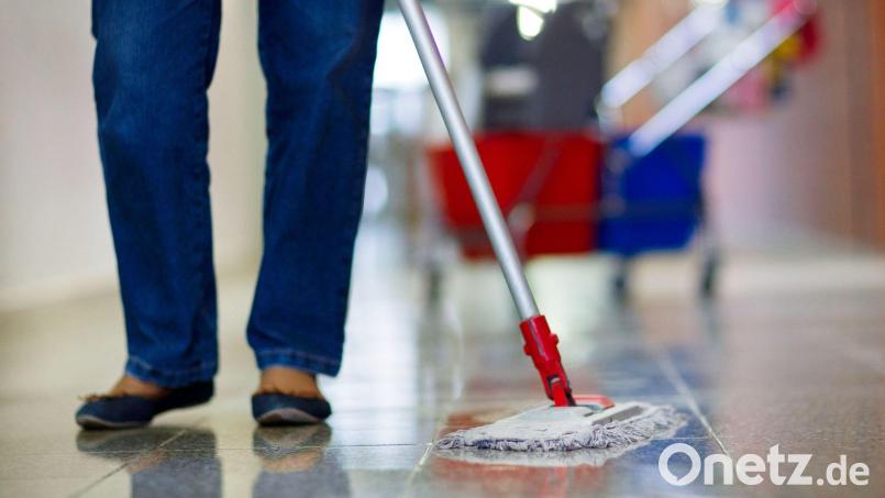 11 Prozent der Haushalte in Deutschland beschäftigen laut IW eine Haushaltshilfe. (Symbolfoto) Bild: Jens Büttner/dpa