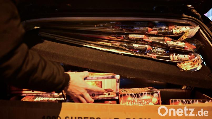 Nicht nur in Bayern kam es zu Diebstählen rund um Feuerwerkskörper. (Symbolbild) Bild: Sebastian Christoph Gollnow/dpa