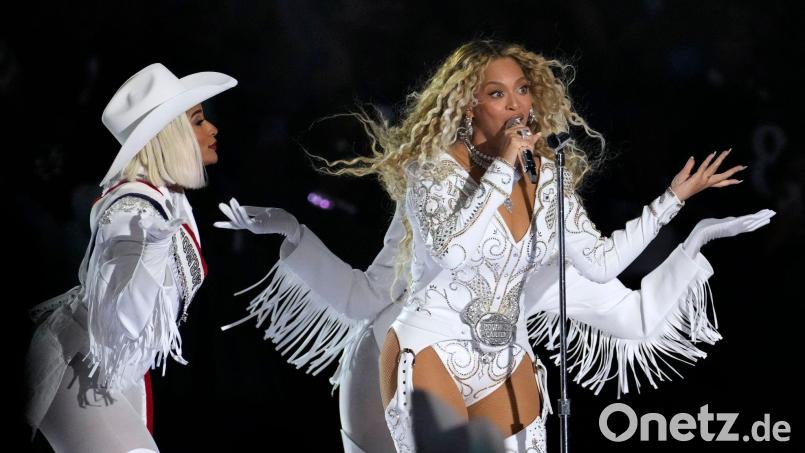 Auch der Auftritt bei der NFL ließ laut „Forbes“ Beyoncés Vermögen wachsen. (Archivbild) Bild: David J. Phillip/AP/dpa