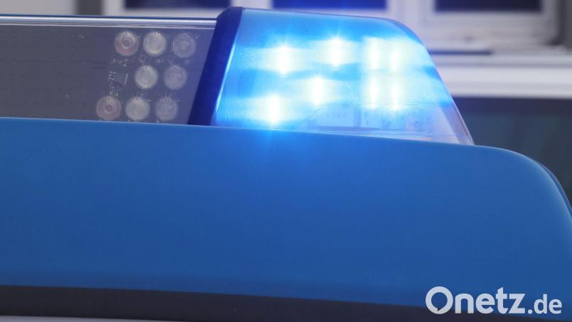 Nach einem eskalierten Streit in Auerbach am Dienstag hat die Polizei zwei Männer in Gewahrsam genommen. Symbolbild: Bodo Schackow/dpa