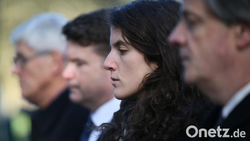 Die Kennedy-Enkelin Tatiana Schlossberg (2.v.r.) ist im Alter von 35 Jahren gestorben. (Archivfoto) Bild: Alastair Grant/AP/dpa