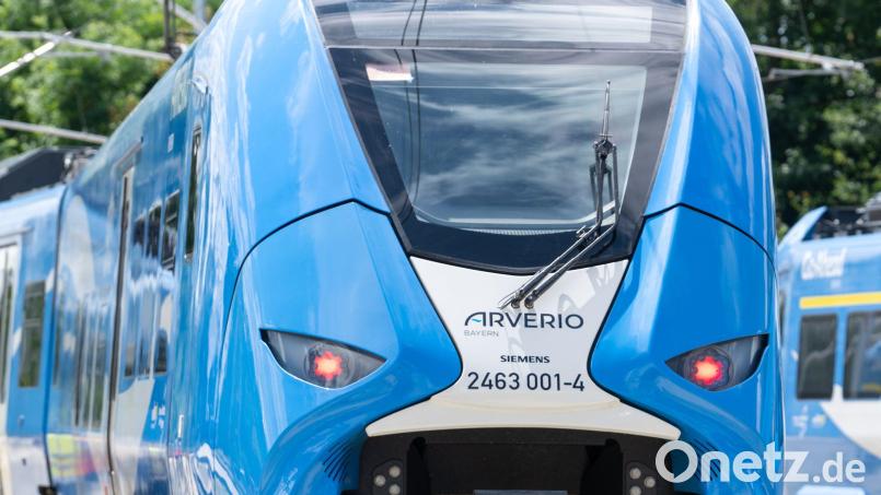 Das Bahnunternehmen Arverio fährt auf der Riesbahn-Strecke zwischen Bayern und Baden-Württemberg. Politiker kritisieren, dass das Bahnangebot auf der Riesbahn seit Jahren unzuverlässig sei. (Archivbild) Bild: Stefan Puchner/dpa
