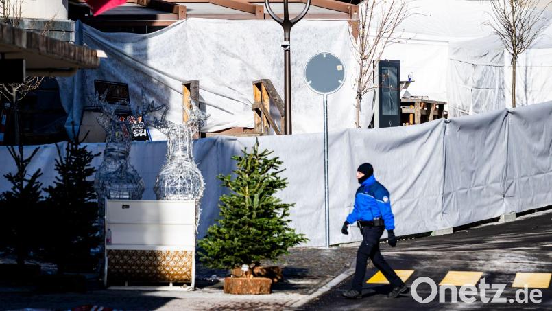 Die betroffene Bar ist wegen der Ermittlungen abgesperrt. Bild: Jean-Christophe Bott/KEYSTONE/dpa