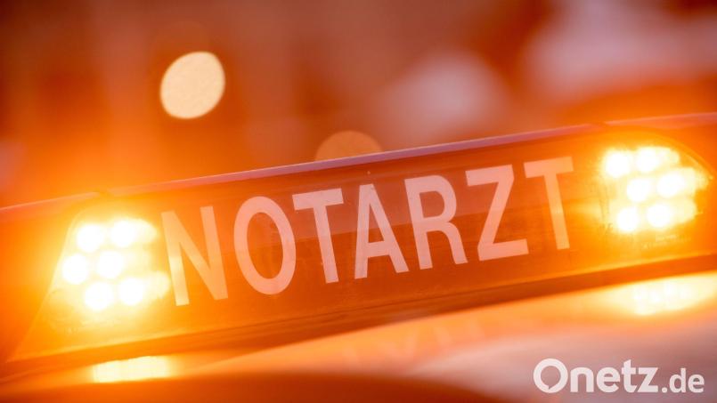 Etliche Einsatzkräfte waren vor Ort. Symbolbild: Lino Mirgeler/dpa