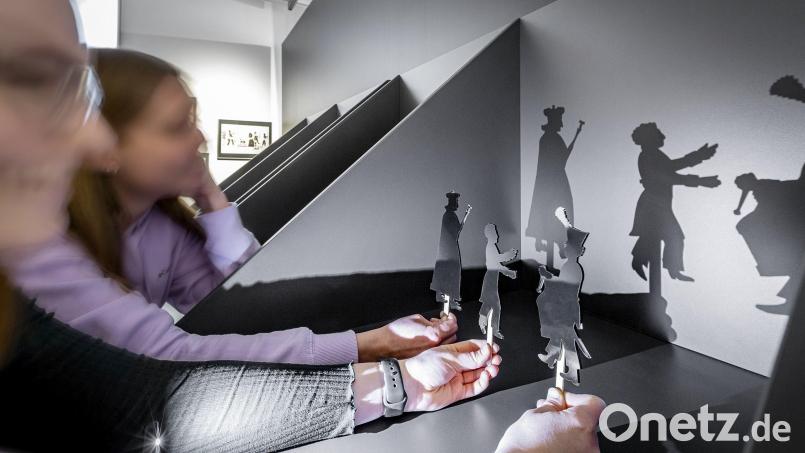 Aktives Erkunden ist noch bis einschließlich 11. Januar in der Sonderausstellung „Fritz Griebel. gemalt. geschnitten. gewebt.“ möglich. Bild: Stadtmuseum Amberg/Marcus Rebmann