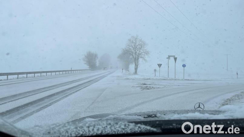 Starker Schneefall und glatte Straßen führten in Weiden und im Landkreis Neustadt/WN vereinzelt zu Unfällen. Bild: Gabi Schönberger