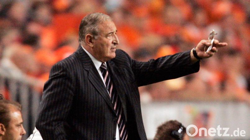 Bulgariens Trainer-Legende Dimitar Penew ist im Alter von 80 Jahren gestorben. Bild: Ermindo Armino/AP/dpa