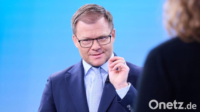 Umweltminister Carsten Schneider will noch mehr Recycling. Bild: Annette Riedl/dpa