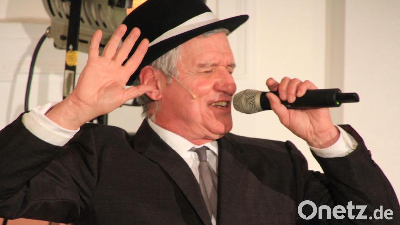 Der Schauspieler und Sänger Michael Ophelders präsentierte in einer Hommage den US-amerikanischen Superstar und Entertainer Frank Sinatra. Bild: kro