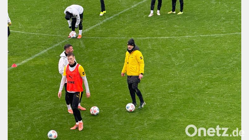 Niko Kovac trainierte mit dem BVB am Sonntag im strömenden Regen Bild: Carsten Lappe/dpa