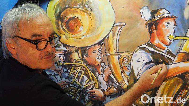 Über ein halbes Jahr hat Künstler Erwin Otte an dem imposanten Deckengemälde gearbeitet. Den Großteil der Arbeiten führte er daheim in seinem Atelier aus. Das Gesamtkunstwerk wurde erst kürzlich in drei Teilen als Druck-Leinwand an der Wirtshausdecke installiert. Bild: ubb