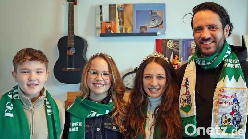 Die neuen Tollheiten von Auerbach (von links): Jannik Schreck, Ava Riedhammer sowie Melanie und Benjamin Schertl. Bild: jma