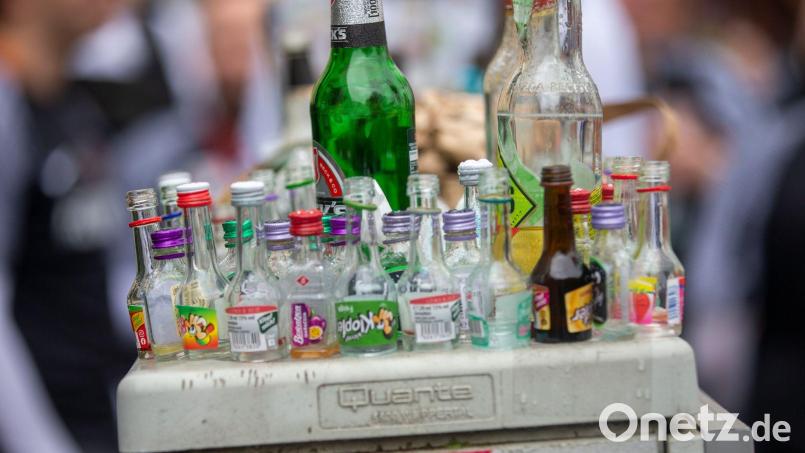 Alkohol ist im deutschen Alltag präsent. Bild: Thomas Banneyer/dpa