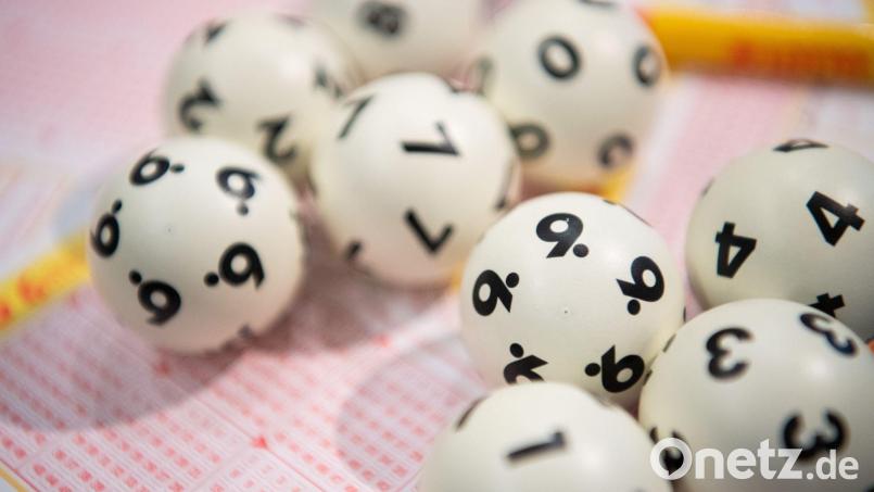 Lotto Bayern hat im vergangenen Jahr 24 Menschen zu Millionärinnen und Millionäre gemacht. (Symbolbild) Bild: Tom Weller/dpa