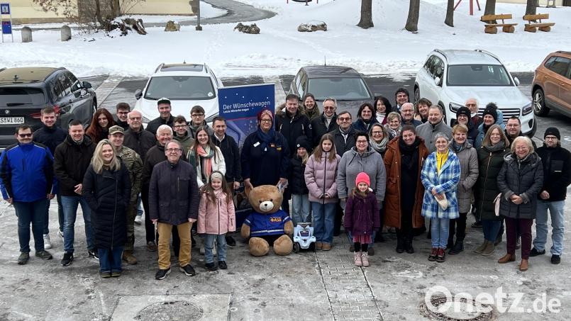 Große Dankbarkeit zeigten die Ehrenamtlichen für die verteilten Spenden aus der Sorghofer Waldweihnacht. Bild: mma