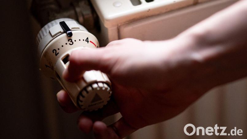 Wegen der eisigen Kälte und einer Störung an der Heizungsanlage fällt an einer Schule im Nürnberger Land der Präsenzunterricht teilweise aus. (Symbolbild) Bild: Fabian Sommer/dpa
