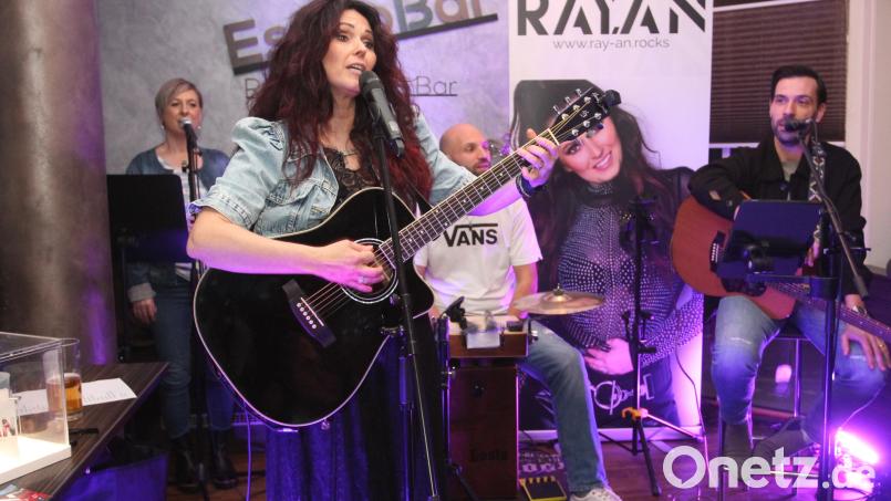 Ray.An und ihre Band begeistern auf der ganzen Linie. Bild: pi