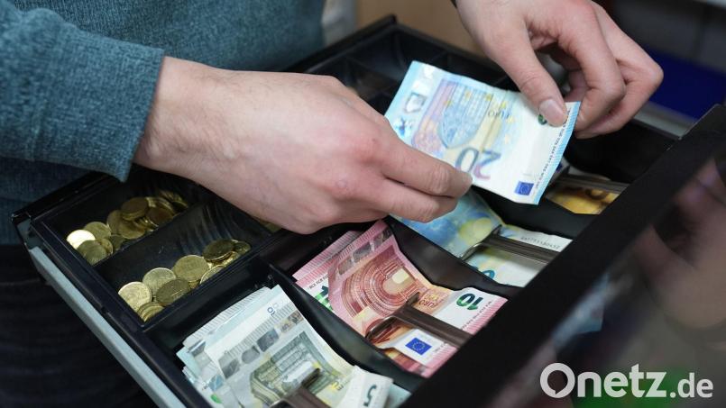 Die Inflation in Bayern ist auf den niedrigsten Wert seit Februar 2021 gefallen. (Symbolbild) Bild: Marcus Brandt/dpa