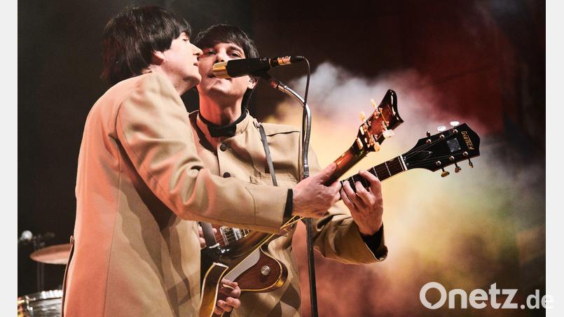 Die Show "Yesterday" mit der Band "London West End Beatles" bringt die Fab Four auf die Bühne zurück. Bild: Jan Kocovski/exb
