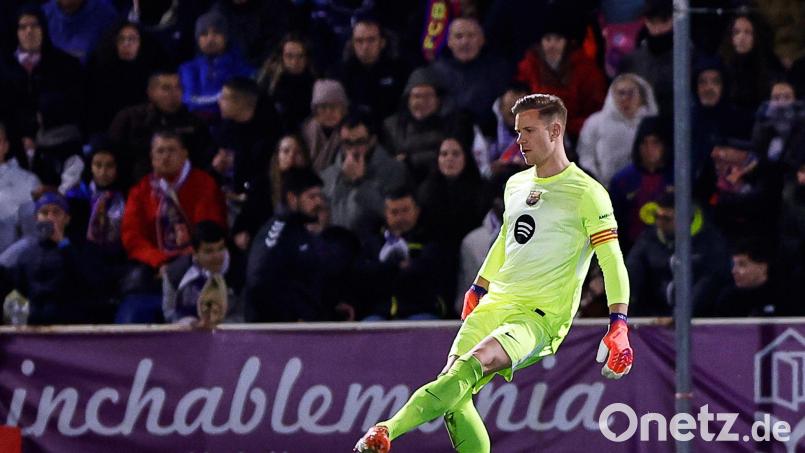 Torwart Marc-André ter Stegen hat sich nichts Ernstes zugezogen. (Archivbild) Bild: Rudy Garcia/AP/dpa