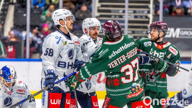 Mit diesem Debut kann Alex-Olivier Voyer (Nummer 58) sicher zufrieden sein. Bei der 3:2-Niederlage der Blue Devils Weiden in Rosenheim steuerte der Neuzugang einen Assist und einen Treffer bei und verhalf den Weidenern so zu einem nicht mehr für möglich gehaltenen Punktgewinn. Bild: Peter Lion