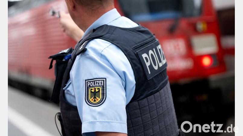Vom 9. bis 11. Januar wird die Bundespolizei ihre Präsenz an großen Bahnhöfen verstärken. (Symbolbild) Bild: Sven Hoppe/dpa