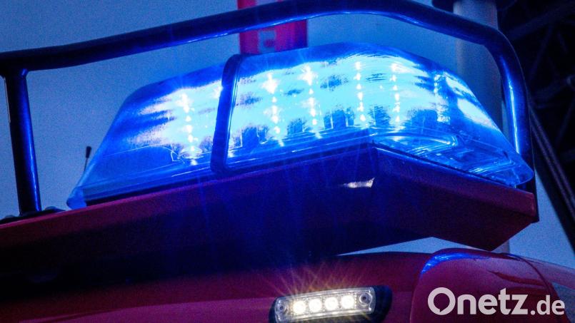 Die Feuerwehr war mit zahlreichen Einsatzkräften angerückt. (Symbolbild) Bild: Jens Büttner/dpa