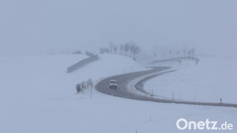 Der Deutsche Wetterdienst warnt vor markanter Glätte in der Oberpfalz. Symbolbild: Karl-Josef Hildenbrand/dpa
