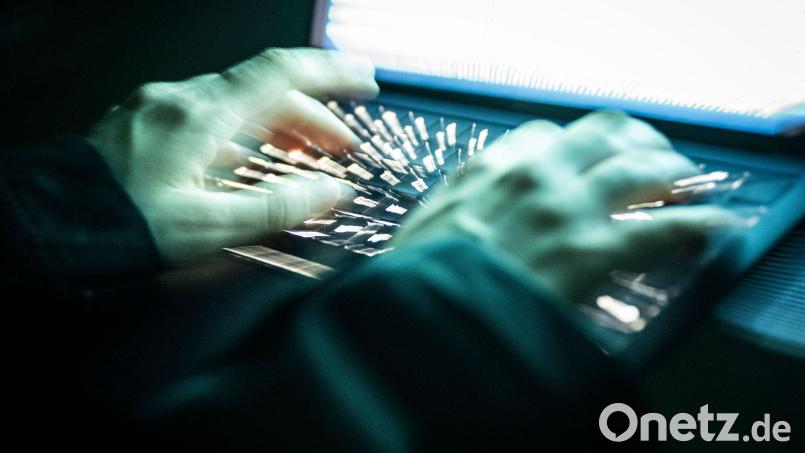 Bis Dezember sind in dem nicht öffentlichen Verfahren vor der Jugendkammer 82 Verhandlungstermine anberaumt. (Symbolbild) Bild: Philip Dulian/dpa