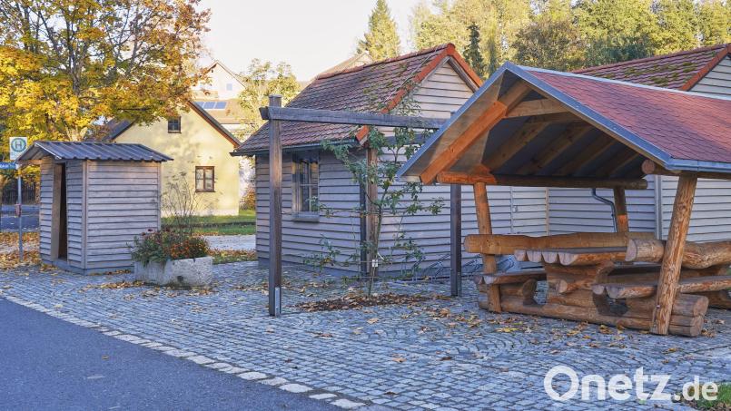 Mit dem Regionalbudget der Steinwald-Allianz ist unter anderem die Ortsmitte in Trevesen von der Dorfgemeinschaft gestaltet worden. Archivbild: Steinwald-Allianz/exb