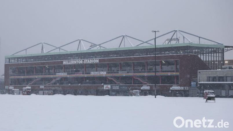 Ob das Bundesliga-Spiel des FC St. Pauli gegen RB Leipzig im Millerntor-Stadion in Hamburg stattfindet, ist offen. Bild: Christian Charisius/dpa