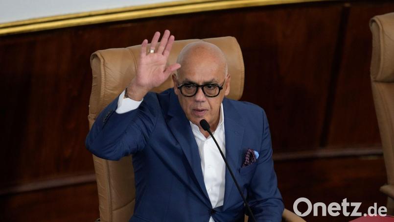 Details zur Freilassung der Häftlinge nannte Parlamentspräsident Jorge Rodríguez nicht. Bild: Matias Delacroix/AP/dpa