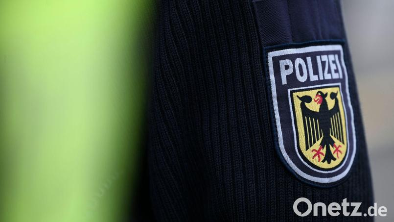 Bundespolizisten retteten die beiden Tiere. (Symbolbild) Bild: Katharina Kausche/dpa