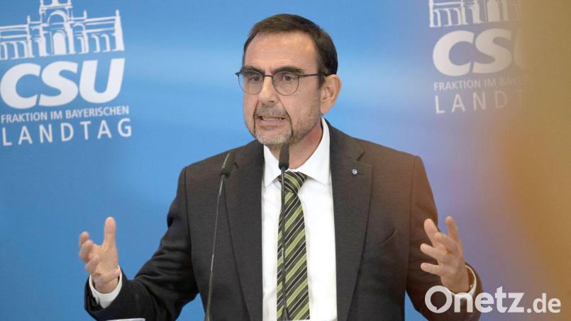 Klaus Holetschek will beim Bürokratieabbau aufs Tempo drücken. (Archivbild) Bild: Pia Bayer/dpa