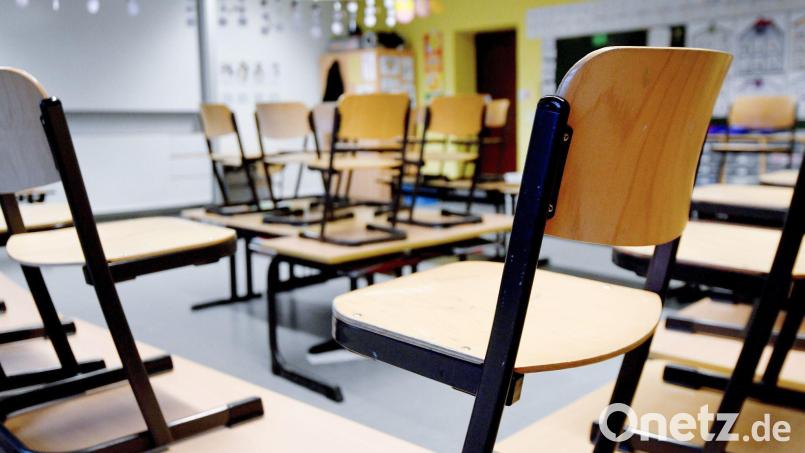 Wegen der Glatteisgefahr bleiben Schulen in NRW am Montag landesweit geschlossen. (Symbolbild) Bild: Caroline SeidSeidel-Dißmannel/dpa