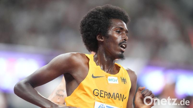 Mohamed Abdilaahi hat den deutschen Rekord über die zehn Kilometer auf der Straße geknackt. (Archivbild) Bild: Michael Kappeler/dpa