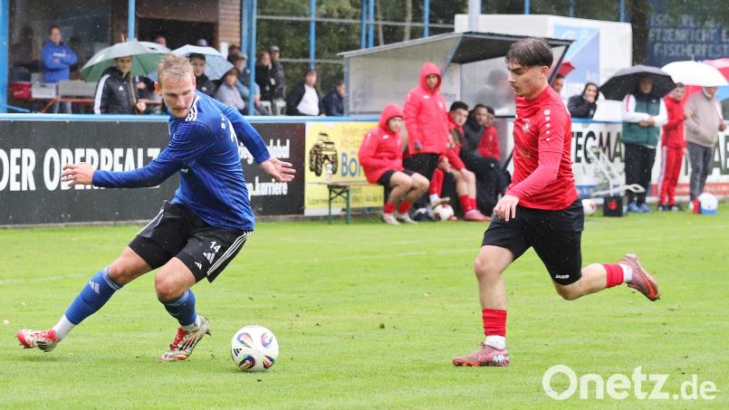 Noah Scheler (am Ball) wechselt zu Saisonende vom SV Etzenricht zum SV SAD_Ettmannsdorf. Bild: war