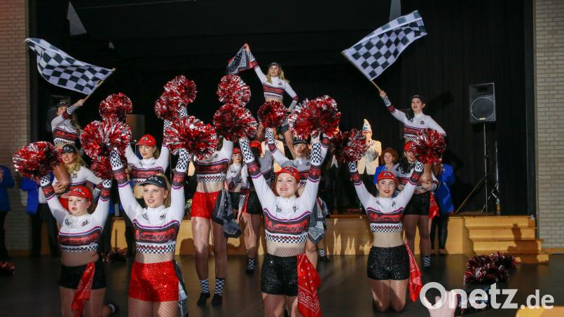 Ziel erreicht: Die große Garde begeisterte mit ihrem Auftritt als "Racegirls". Bild: egl