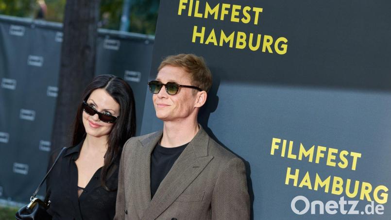 Haben „Ja“ gesagt: Ruby O. Fee und Matthias Schweighöfer (Archivbild). Bild: Georg Wendt/dpa