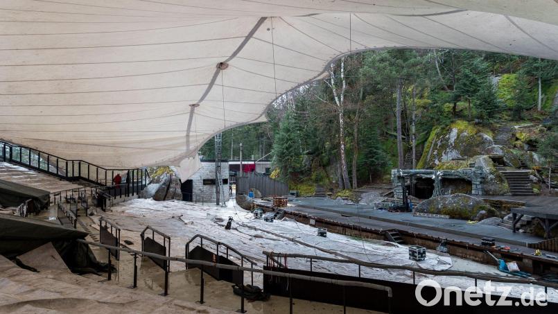 Ab 1. Februar soll das Felsenlabyrinth im Bereich der Luisenburg in Wunsiedel Bayerns zweites Nationales Naturmonument werden. Die Luisenburg ist seit Ende des 18. Jahrhunderts ein Landschaftsgarten und steht für die Verbindung von urwüchsiger Naturlandschaft und Kultur. (Archivbild) Bild: Daniel Vogl/dpa