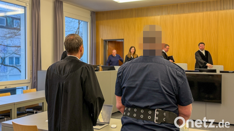 Vor dem Landgericht Weiden muss sich ein 54-Jähriger verantworten, weil er versucht haben soll, sein ehemaliges Haus in die Luft zu sprengen. Bild: Leon Karwath