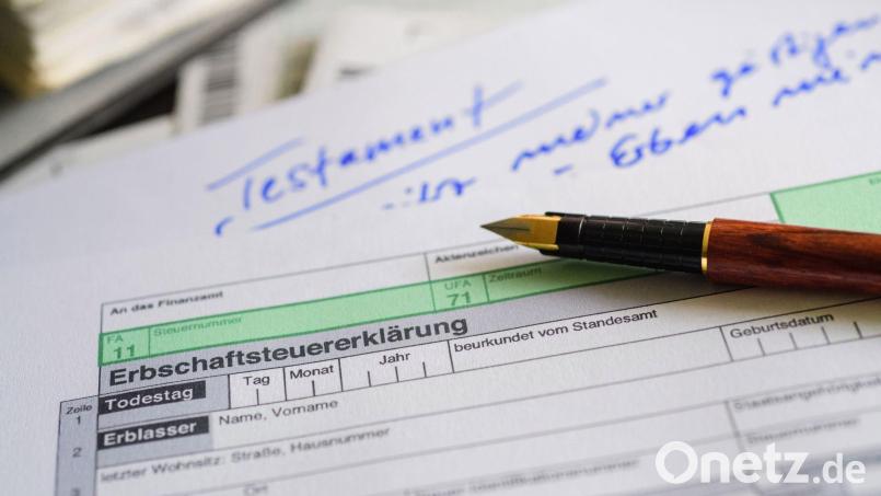 Die bisherige Erbschaftsteuer hat umfassende Ausnahmen. (Symbolbild) Bild: Hans-Jürgen Wiedl/dpa-Zentralbild/dpa