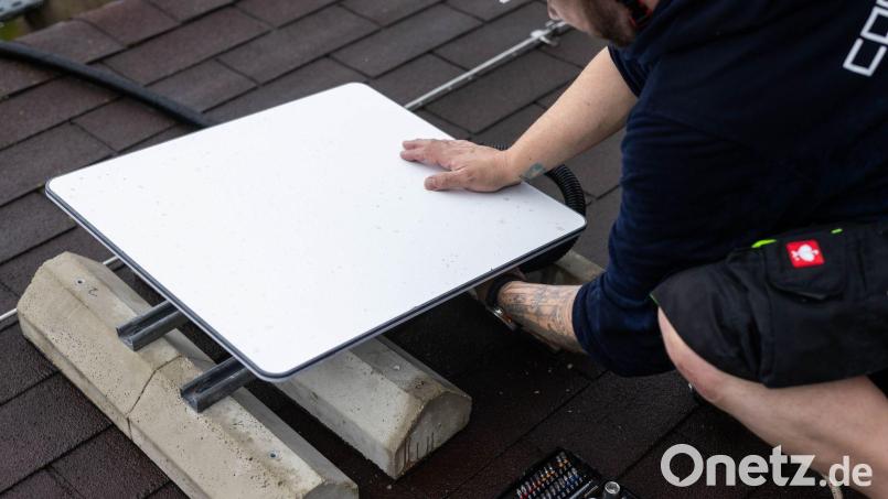 Starlink-Terminals sind im Iran verboten, werden aber ins Land geschmuggelt. (Archivbild) Bild: Philipp von Ditfurth/dpa