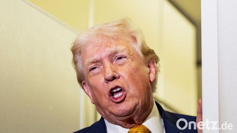 Trump kündigte Zölle für Handelspartner von Iran an. (Archivbild) Bild: Alex Brandon/AP/dpa