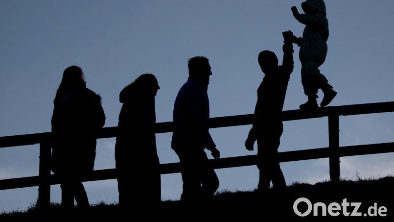 In Bayern werden laut dem Landesamt für Statistik jedes Jahr 130.000 Menschen zu ihren Arbeits- und Lebensbedingungen befragt. (Symbolbild) Bild: Sven Hoppe/dpa