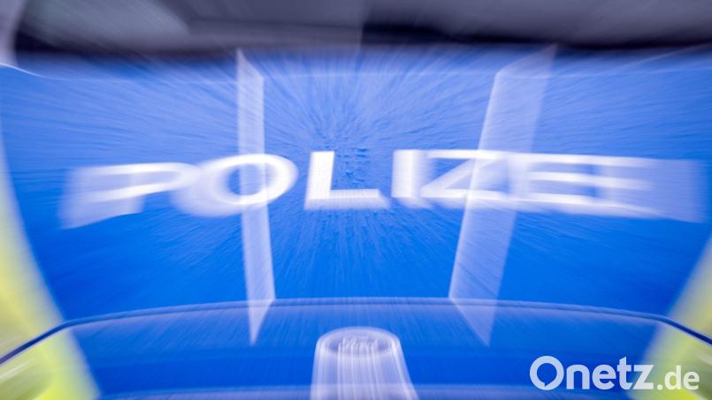 In Amberg kollidierten zwei Autos an einer Kreuzung. Beide Insassen blieben unverletzt. Symbolbild: Soeren Stache/dpa