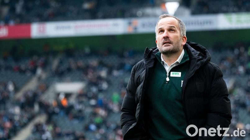Viel Frust gab es für Augsburgs Trainer Manuel Baum beim 0:4 in Mönchengladbach. Bild: Marius Becker/dpa