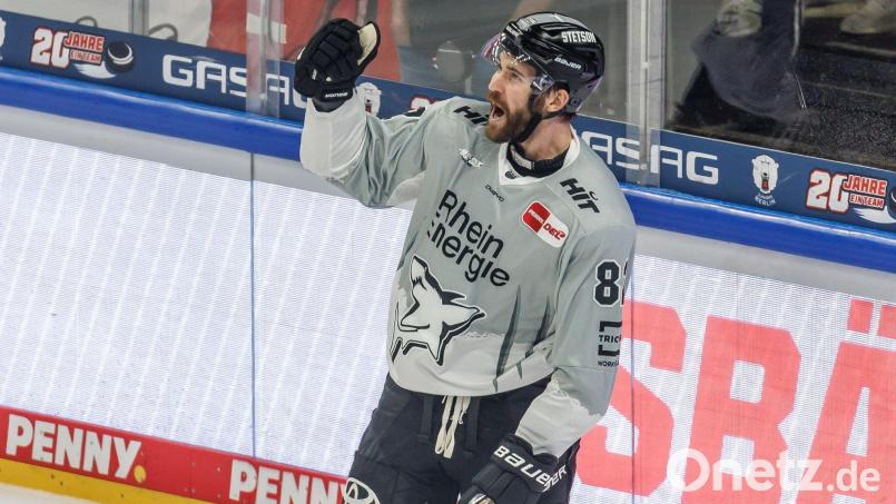 Muss gesperrt aussetzen: Augsburgs Spieler Grenier. (Archivbild) Bild: Andreas Gora/dpa