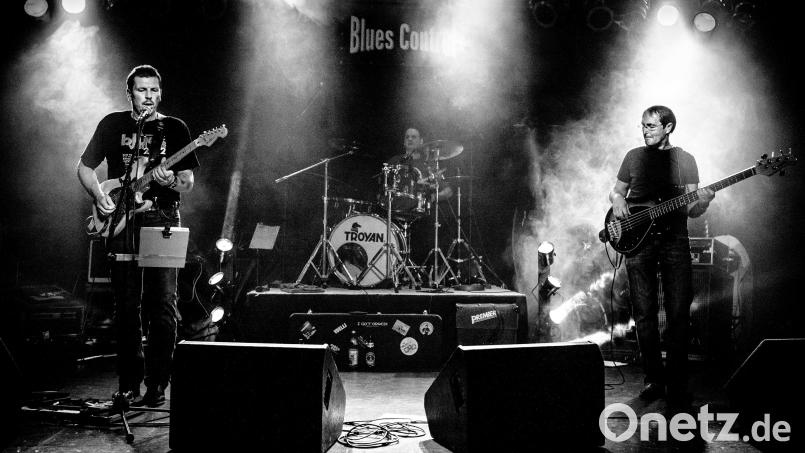 Blues Control (Bild) wird im "Kulturbahnhof Parapluie" in Weiden verstärkt mit dem Harp-Spieler Chicago Fritz. Bild: Christian Meidinger/exb